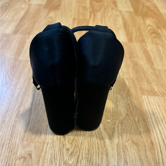 Open toe high heels - Picture 2 of 3